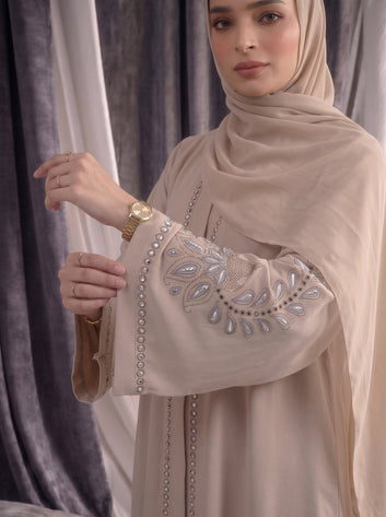 Zoom Luxe Embroidered Abaya